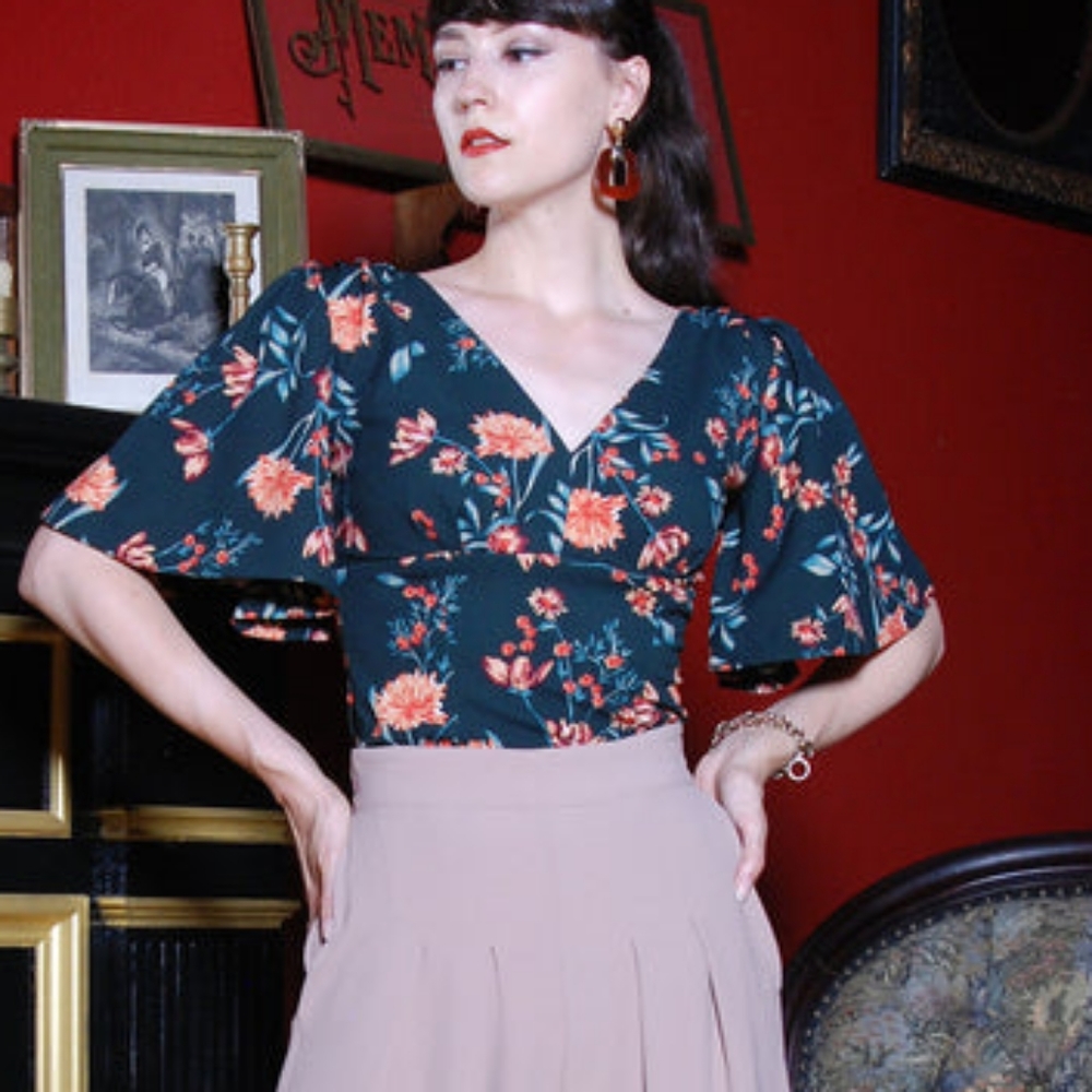 Laura Byrnes butterfly Viva top in green floral 3x